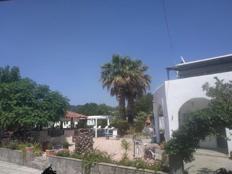 Aquarius Hotel Fourka Exterior foto